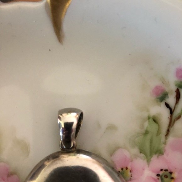 Solid silver Victorian antique Locket, magnificent looking no stamp. - Picture 5 of 8